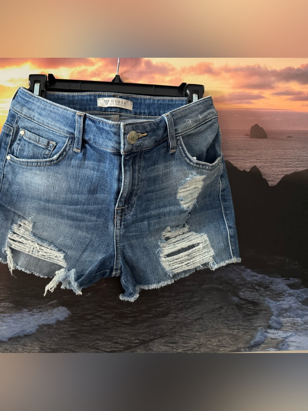 GUESS Solange DestroySkinny Light wash Denim Shorts / 26/ New